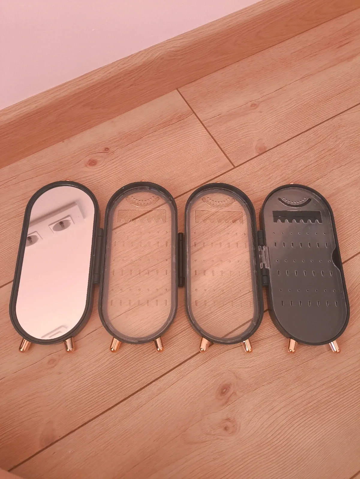 Organizador plegable de pendientes, collares y pulseras.