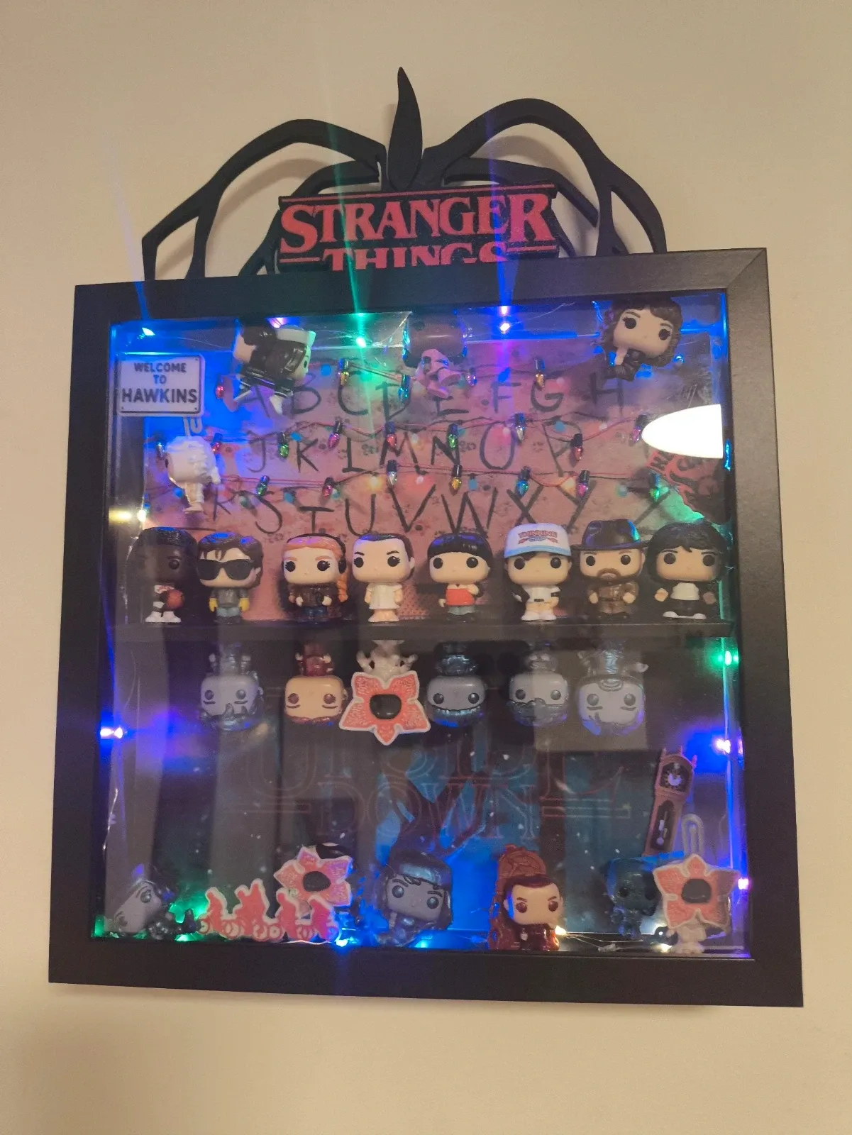 Marco decorativo para las figuras de Kinder Joy Stranger Things