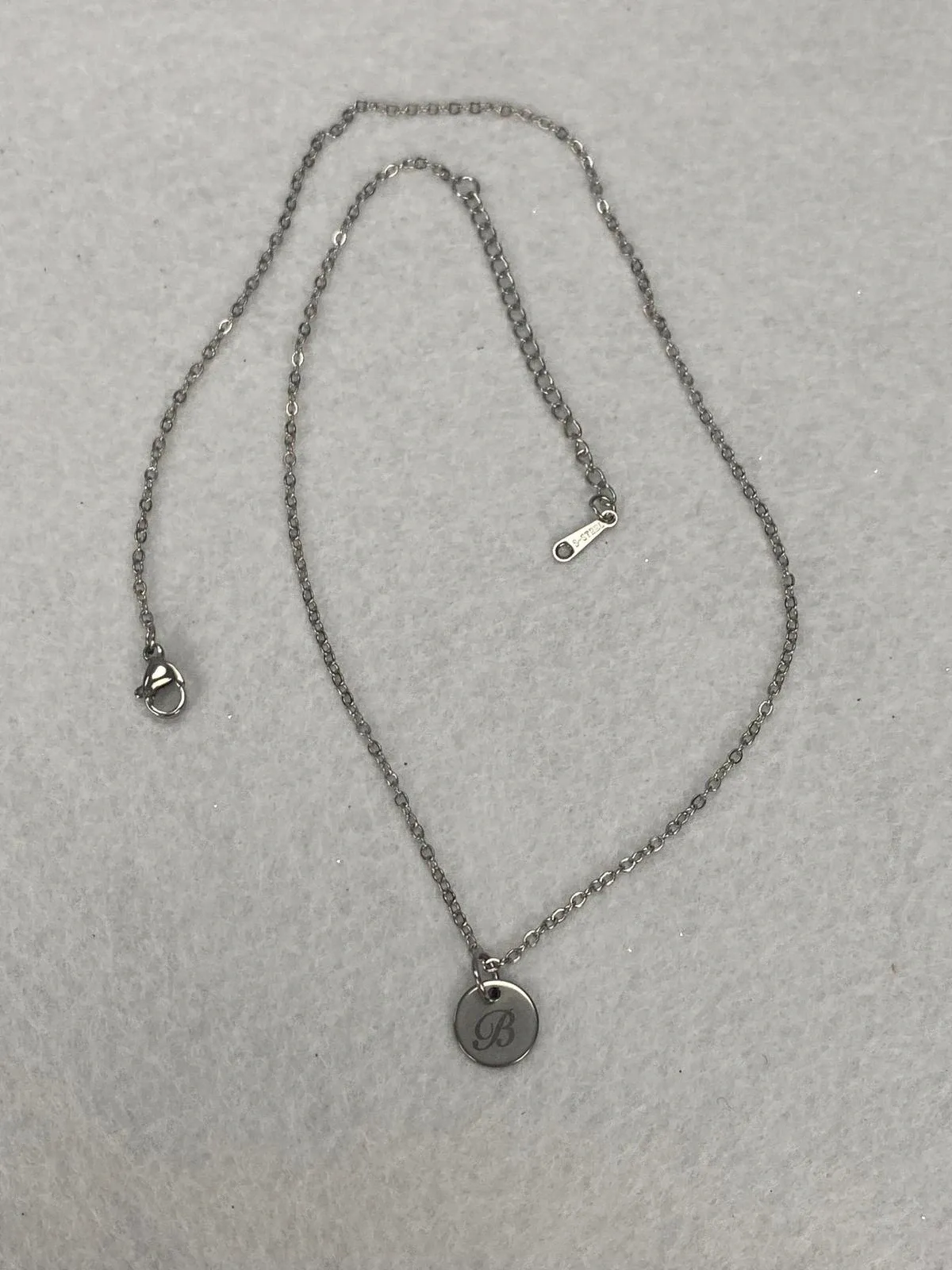 Collar de acero personalizable con frase, letra o palabra