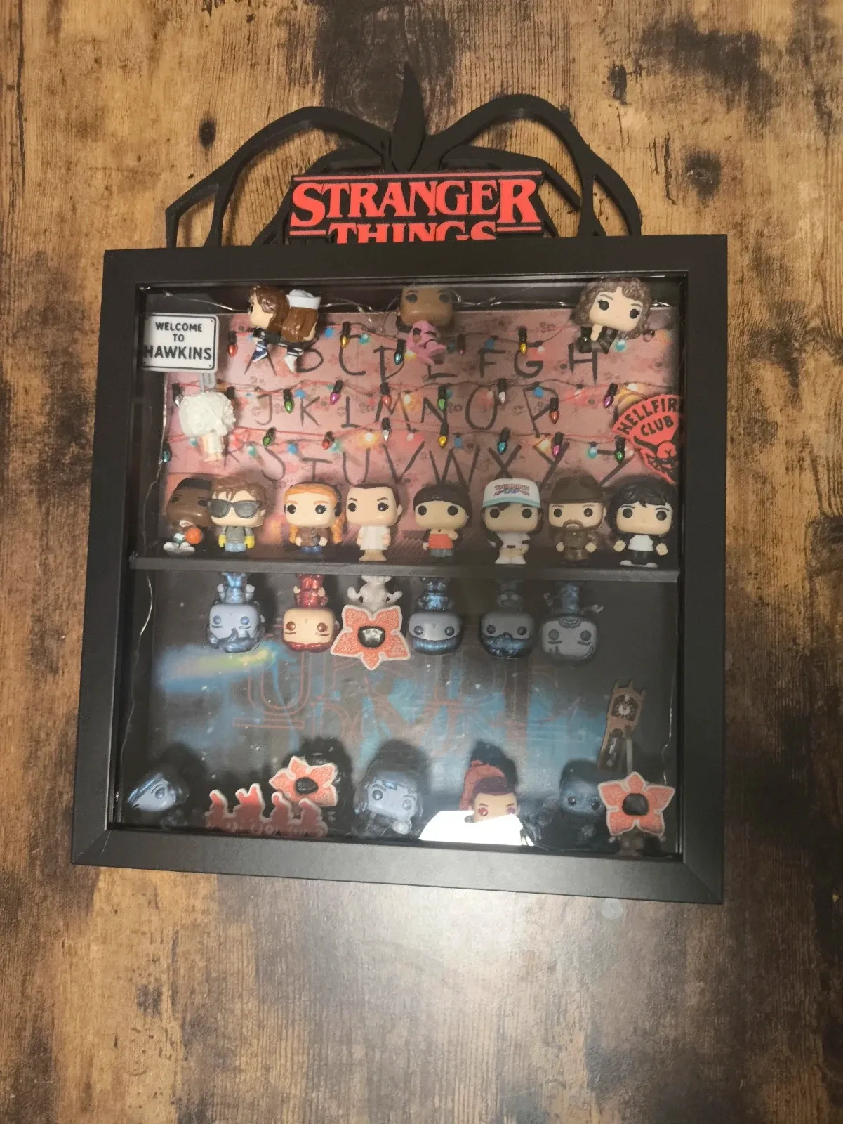 Marco decorativo para las figuras de Kinder Joy Stranger Things