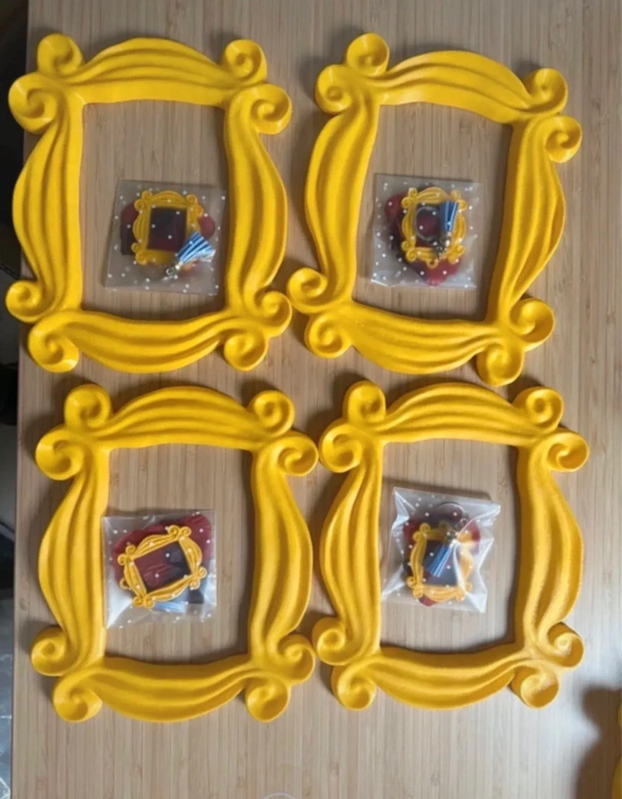 Pack de 4 marcos y llaveros de la serie friends